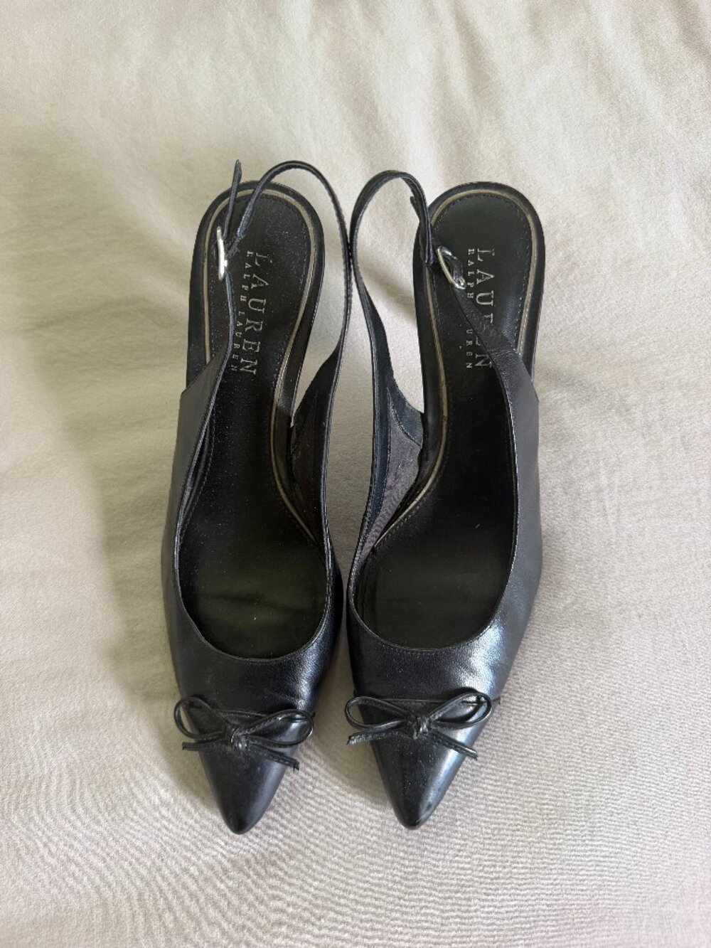 Women's black kitten heel
